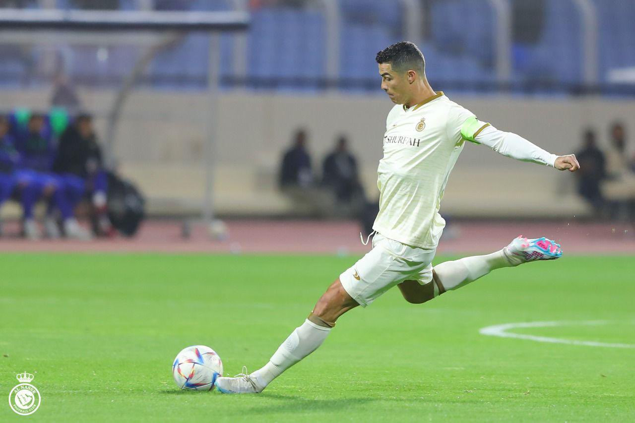 Ronaldo ghi bàn đầu tiên ở giải Saudi Arabia