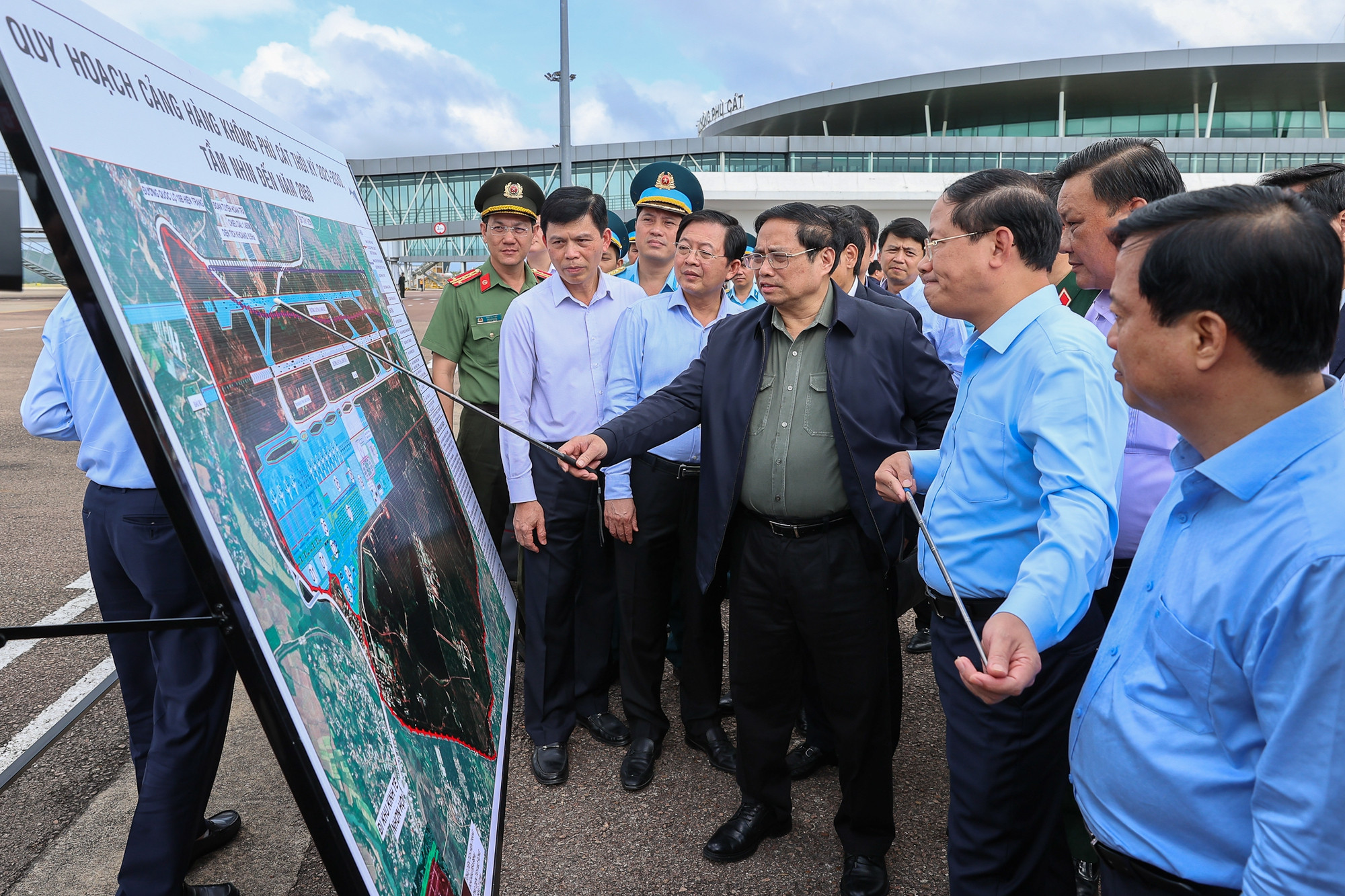 Thủ tướng khảo sát một số công trình, dự án lớn tại Bình Định - Ảnh 3.