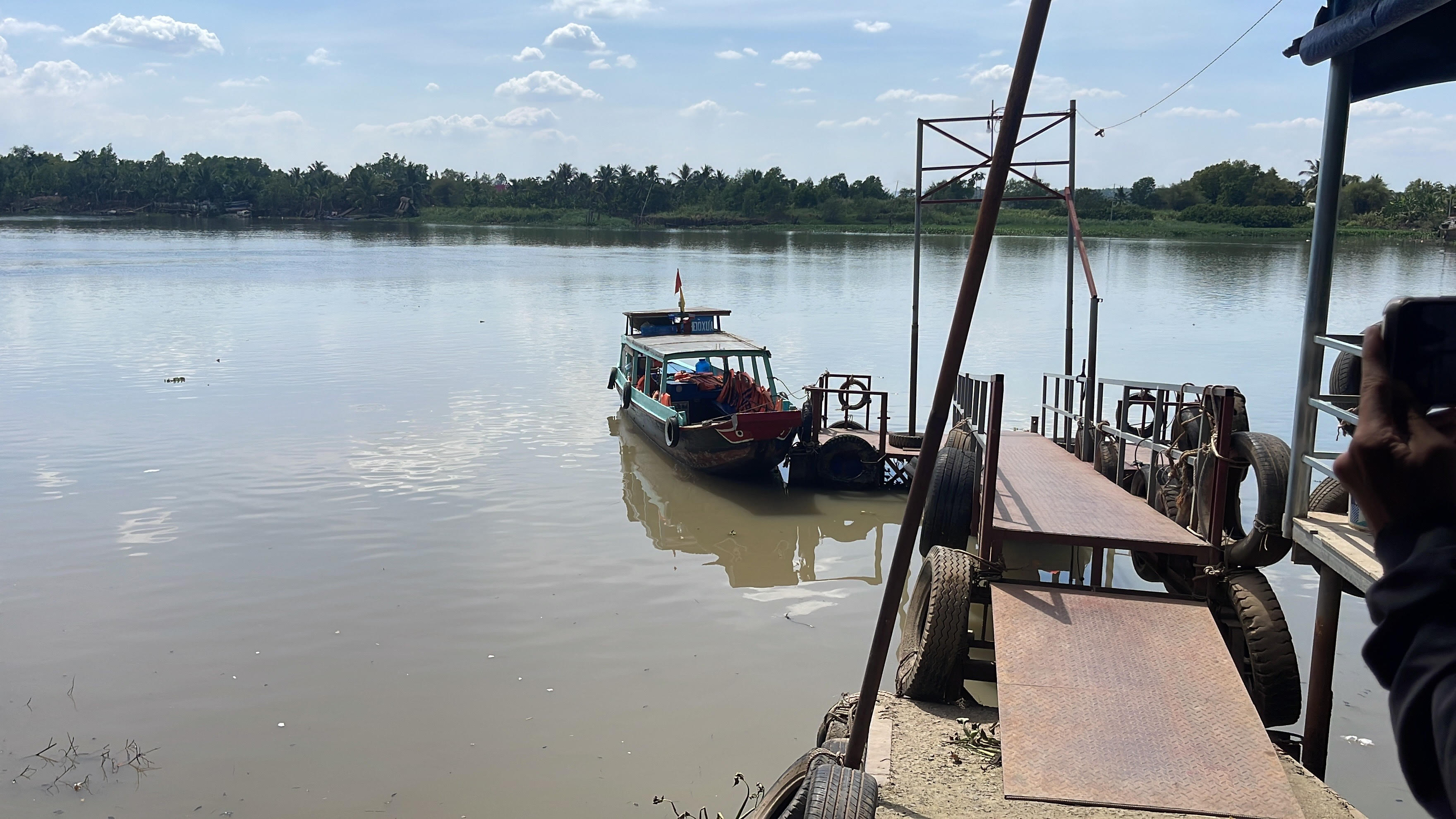 Vụ lật thuyền ở Đồng Nai: Thai phụ tử vong mắc vào nơi chứa áo phao