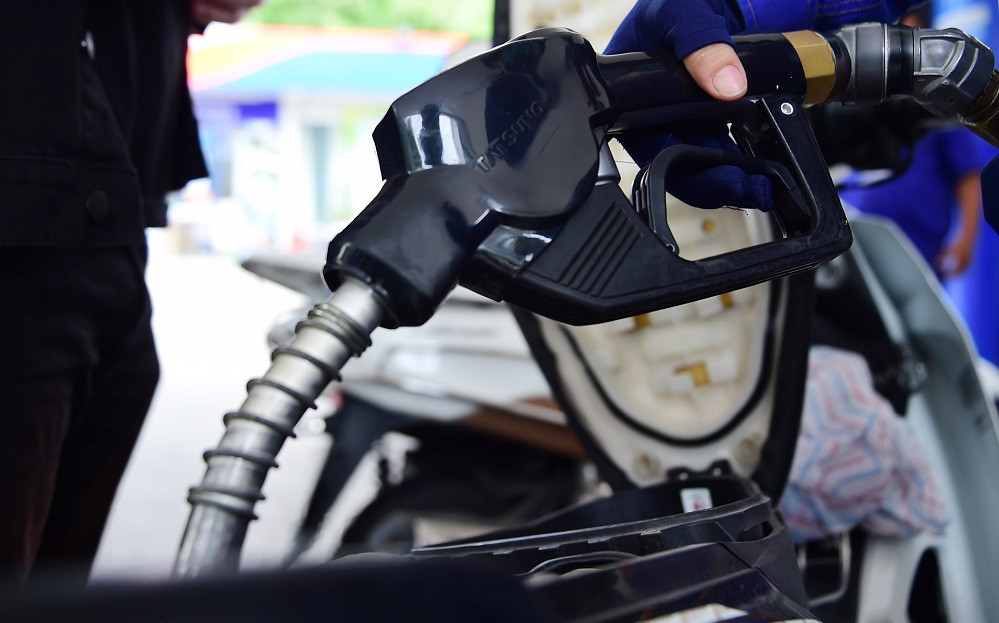 Licenses to be revoked for some petrol distributors