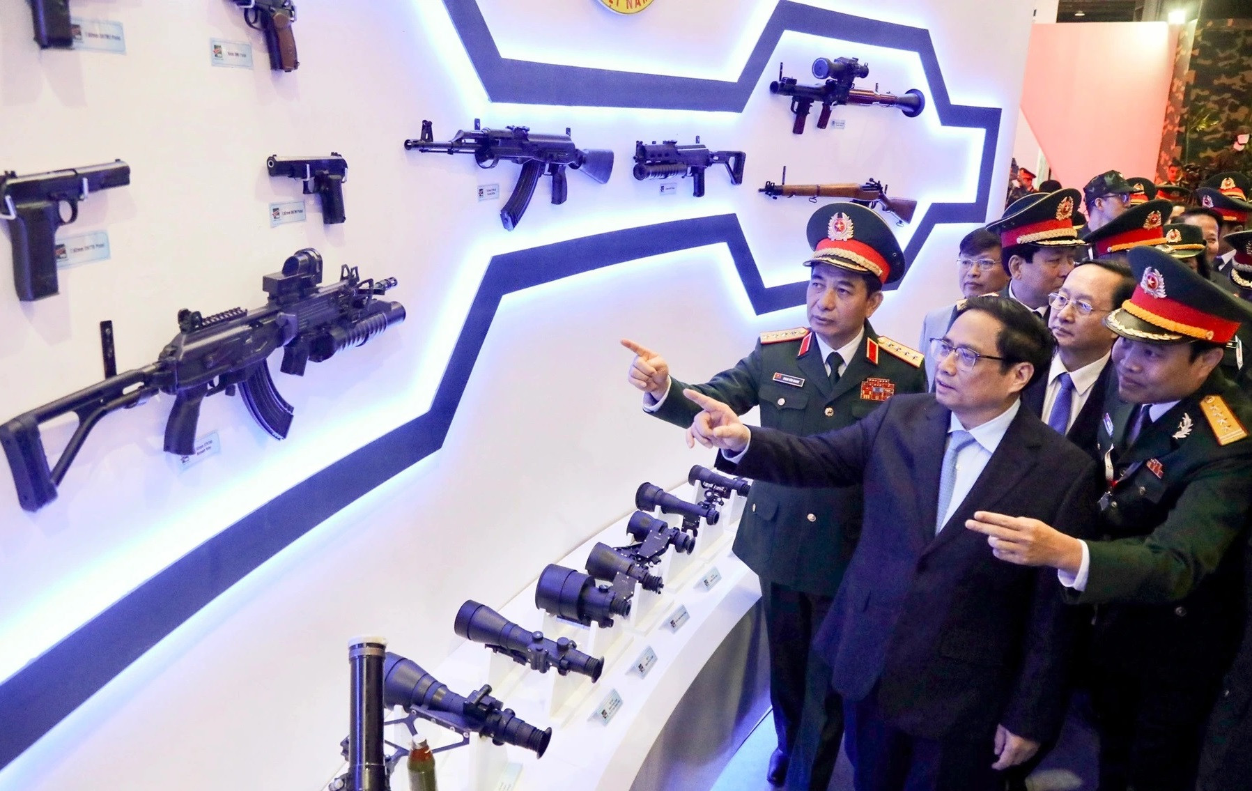 Đại tướng Phan Văn Giang: Năm 2023 phải quyết liệt điều chỉnh tổ chức lực lượng Quân đội nhân dân; tạo bước đột phá trên tất cả các mặt công tác - Ảnh 11.