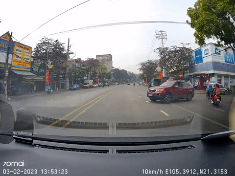 Phú Thọ: Tài xế quyết chặn đầu khi thấy ô tô khác sang đường nơi vạch kẻ liền