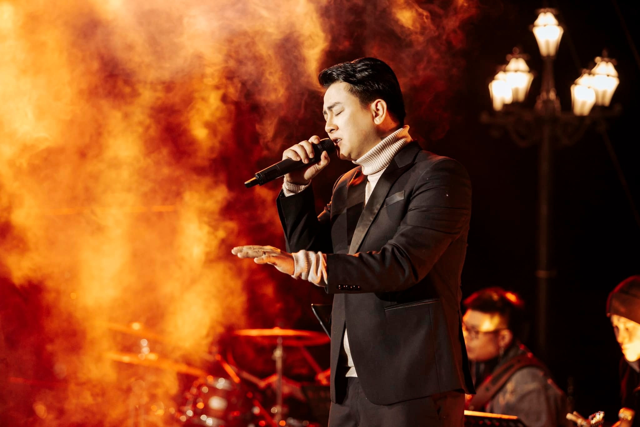 Hoai Lam tro lai, Hoai Lam cover, giong hat Hoai Lam, Hoai Lam hien tai anh 3