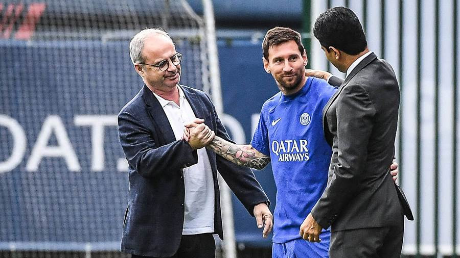 Messi quát sếp bự PSG khi vào phòng thay đồ chỉ đạo