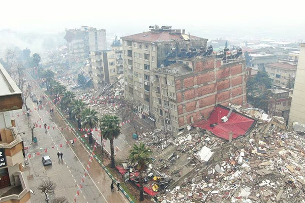 Động đất Thổ Nhĩ Kỳ và Syria: Xuyên đêm cứu nạn, số người thương vong tăng chóng mặt