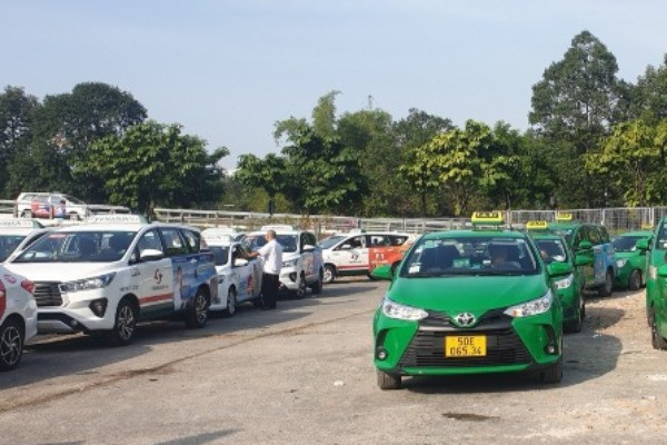 Xin gia hạn khu đất 3.500m2 trước cổng Tân Sơn Nhất làm bãi đỗ taxi