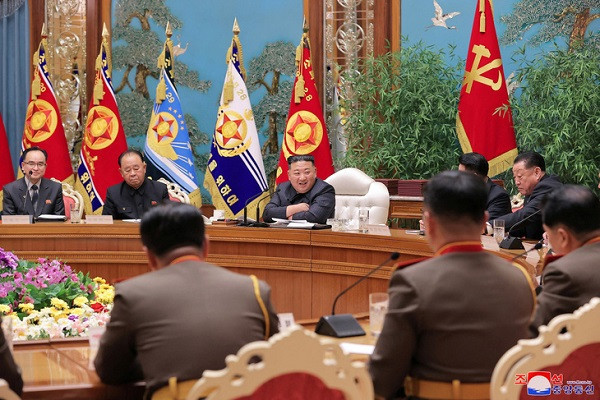 Ông Kim Jong Un yêu cầu quân đội Triều Tiên mở rộng quy mô tập trận