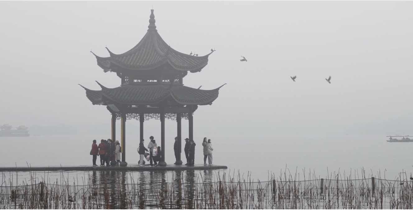 Sương mù dày đặc bao trùm Trung Quốc