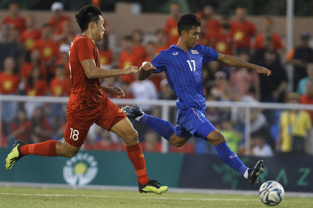 Thái Lan đua vé World Cup, bóng đá Việt Nam đang làm gì?