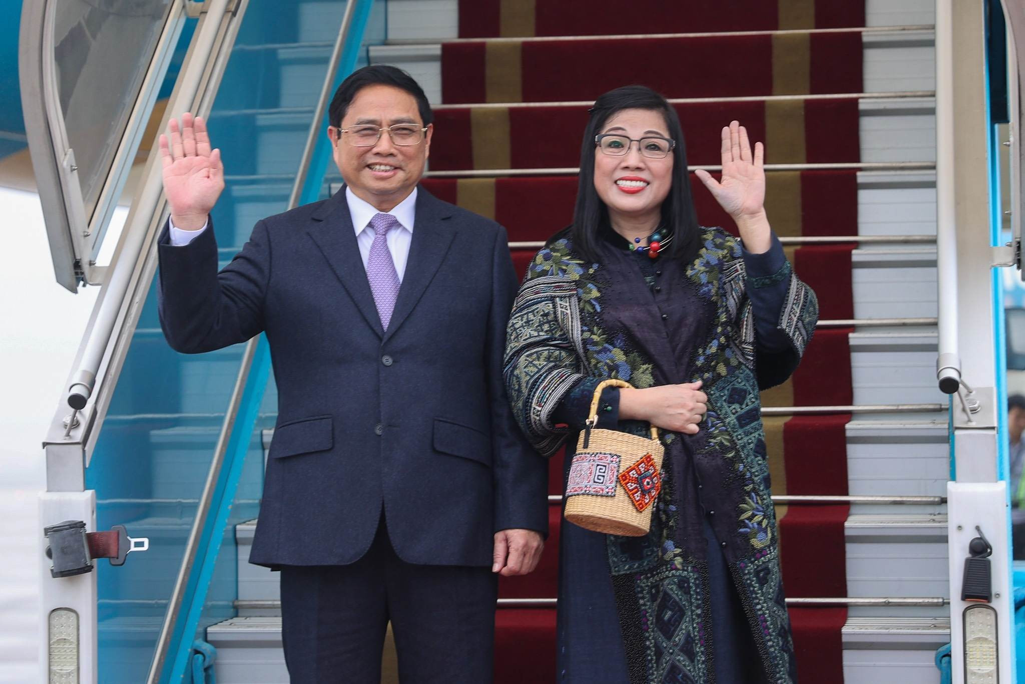 Thủ tướng Phạm Minh Chính cùng Phu nhân lên đường thăm chính thức Singapore và Brunei