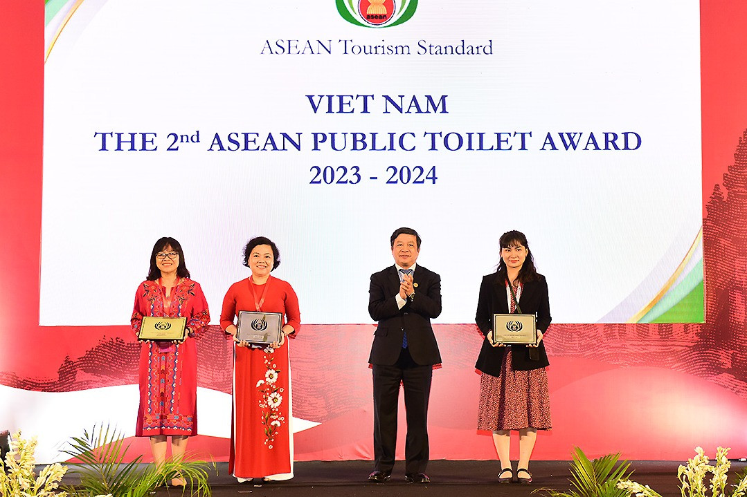 Việt Nam nhận nhiều giải thưởng du lịch, đoạt giải nhà vệ sinh công cộng ASEAN
