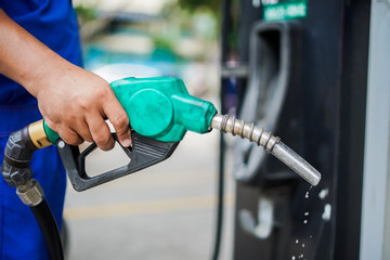 Revoking licenses of petrol distributors will not affect fuel supply