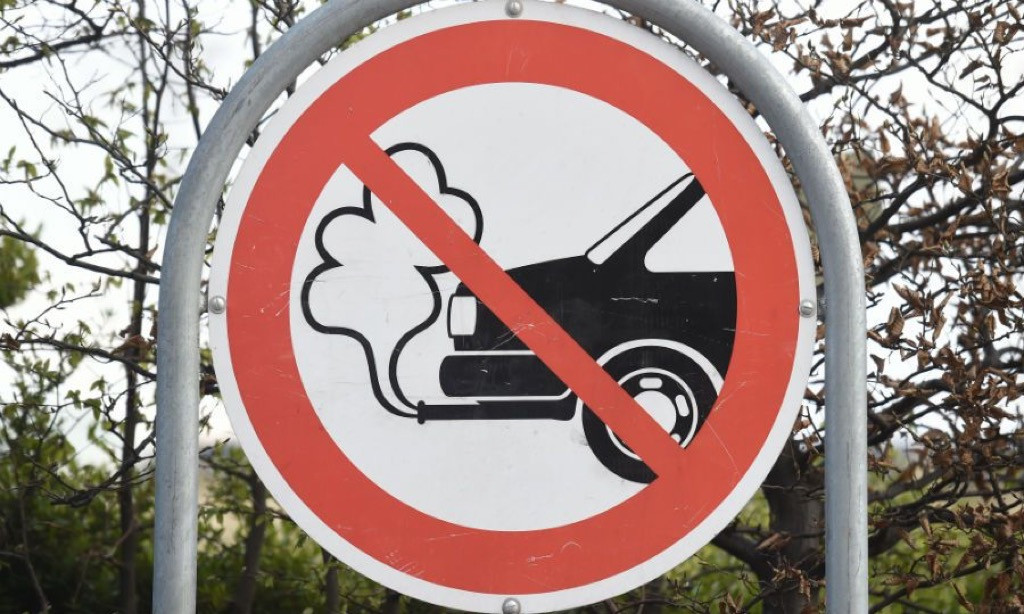 Một số nước không vui khi châu Âu cấm ô tô chạy xăng, dầu
