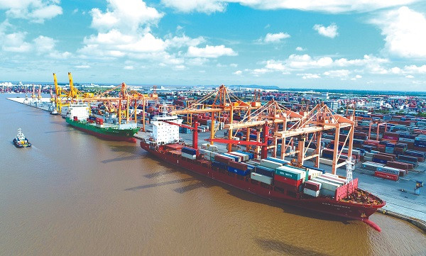 Dòng chảy logistics tỷ USD và trở ngại ở Việt Nam