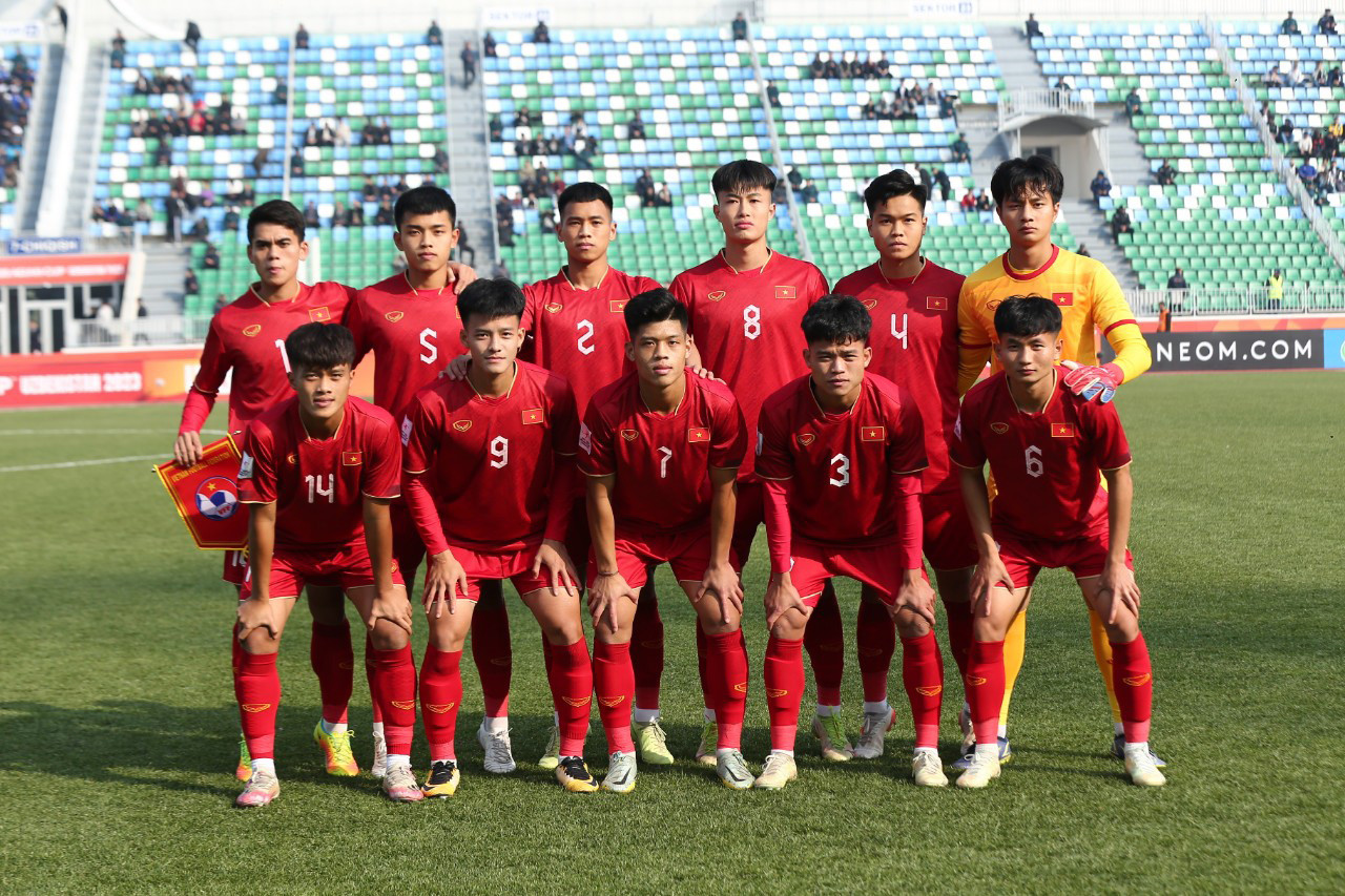 Xúc động hình ảnh chiến đấu của U20 Việt Nam ở trận thắng Australia