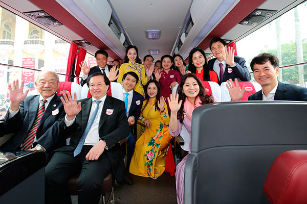 Nhà hát Kịch Việt Nam mang chuyến xe hạnh phúc lên vùng cao