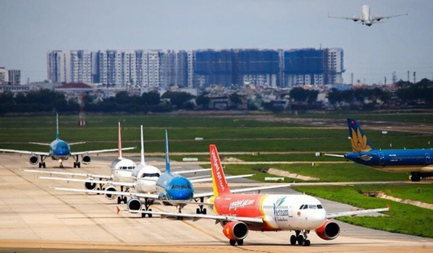 Airlines need more assistance to recover, develop hinh anh 1