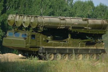 Video xe phóng tên lửa S-300VM Nga cháy rụi khi tác chiến ở Ukraine