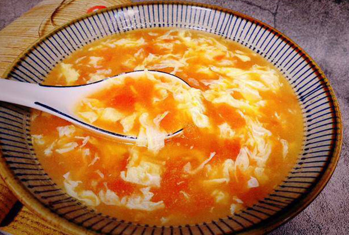 Cách nấu canh cà chua trứng (canh mây) không bị tanh đơn giản tại nhà