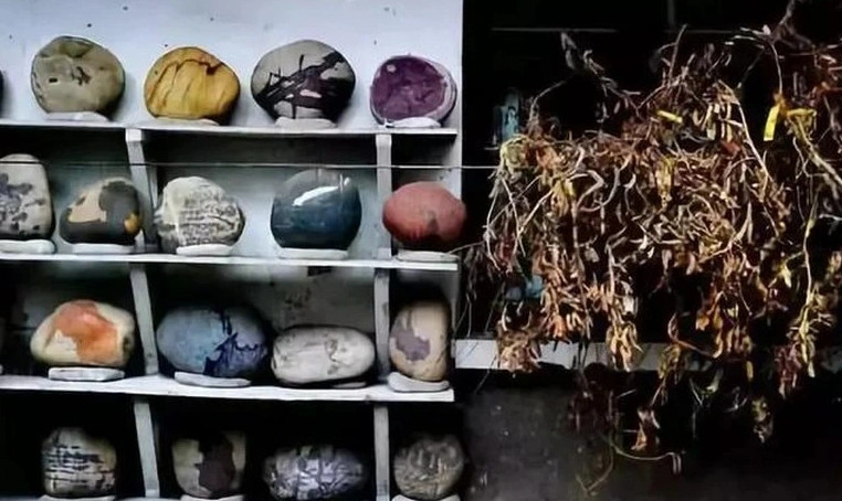 Nơi người dân bán đá nhặt dưới lòng sông có thể đổi đời, xây nhà mua xe - 2