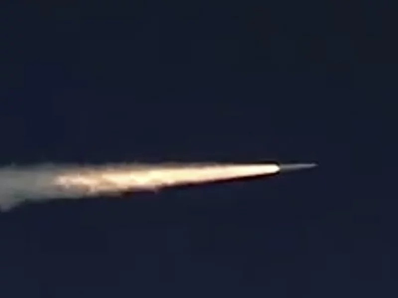 Ẩn ý khi Nga dùng tên lửa siêu thanh Kinzhal tấn công trả đũa Ukraine