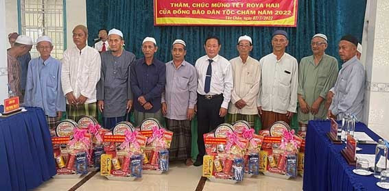 An Giang đảm bảo các nhu cầu xã hội cơ bản cho đồng bào DTTS