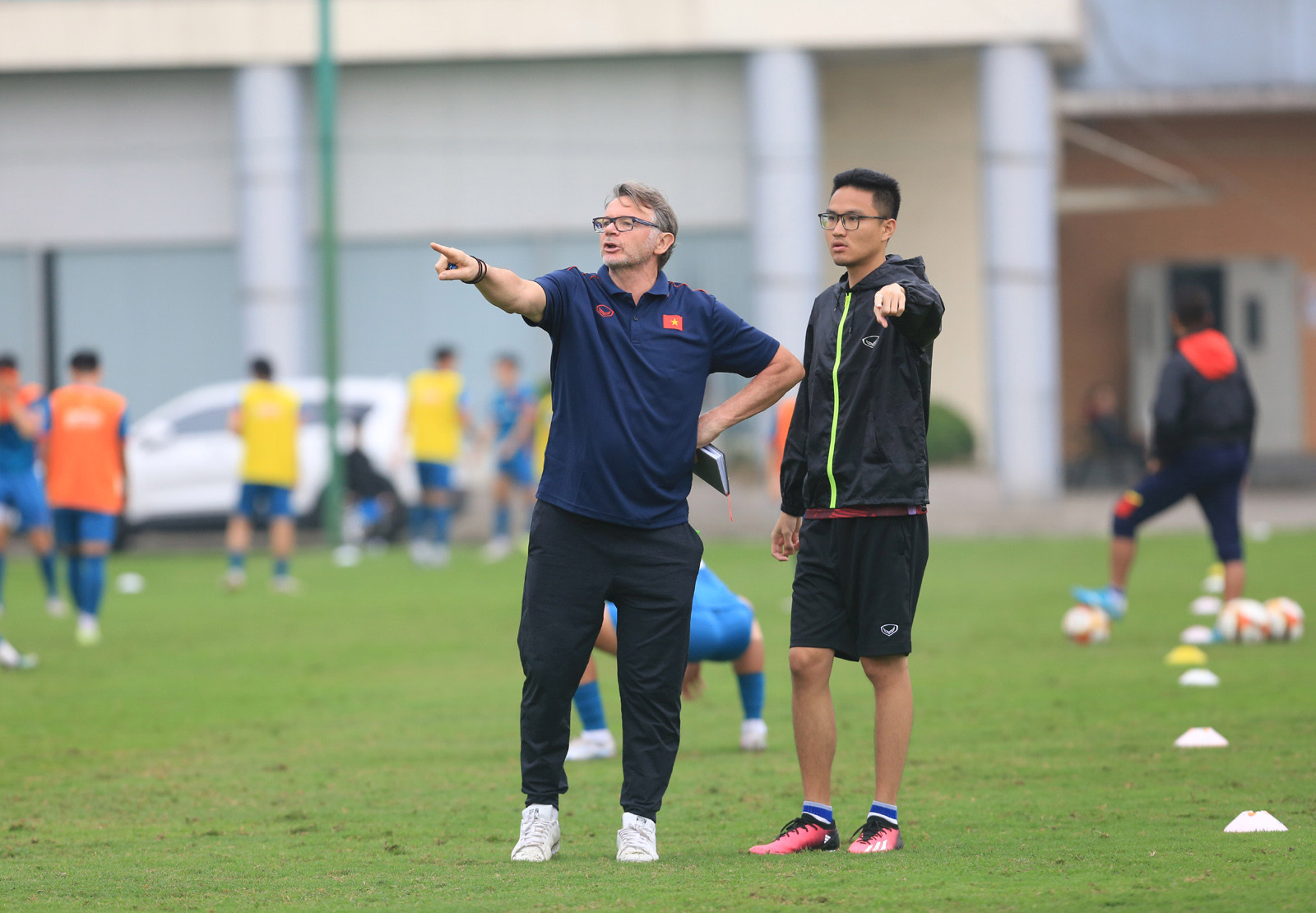 HLV Philippe Troussier hẹn gặp lại tuyển Việt Nam vào tháng 6