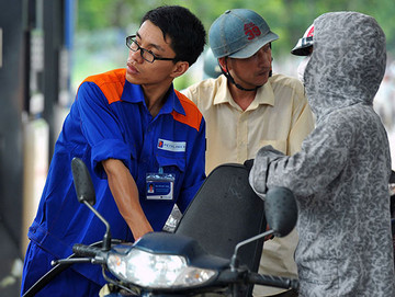 Giá xăng trong nước ngày mai có thể tăng