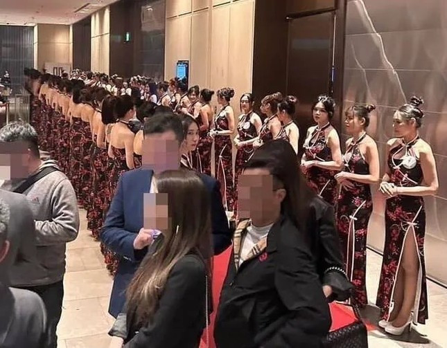 Nghệ sĩ kể điều bị cấm khi hát ở đêm tiệc 170 cô gái hầu rượu giới xã hội đen ảnh 1