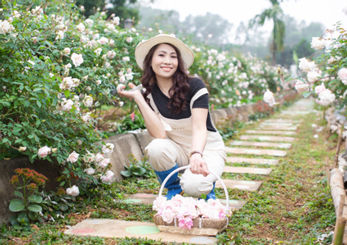Vườn hồng 6.000m2 đẹp mê mẩn của người phụ nữ ở Hà Nội
