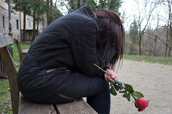 Vừa nhận quà Valentine đỏ, Valentine trắng tôi đã khóc ròng vì người bạn trai đạo mạo