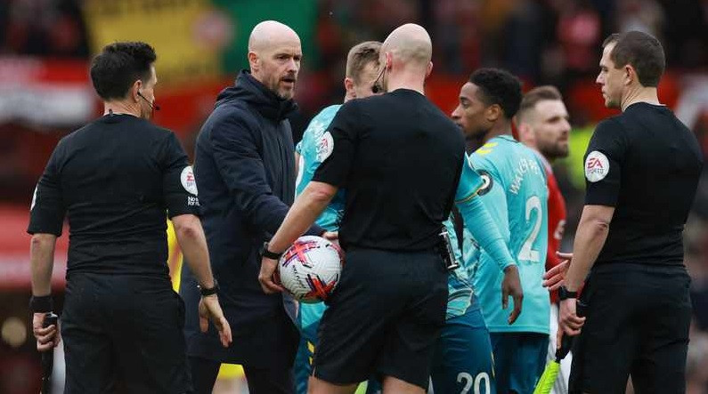 Erik ten Hag nguy cơ bị FA phạt nặng sau trận MU 0-0 Southampton