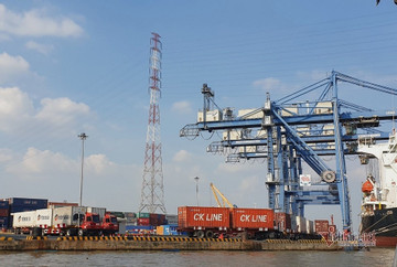 Vietnam faces obstacles in joining multi-billion dollar logistics field