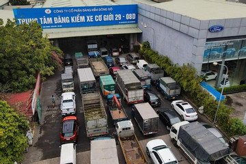 Khám xét Trung tâm đăng kiểm xe cơ giới 29-08D ở Hà Nội