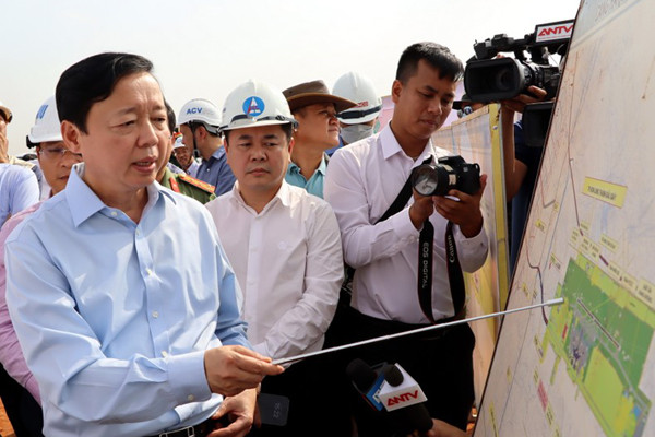 Phó Thủ tướng: Không để nhà thầu lẹt đẹt làm sân bay Long Thành