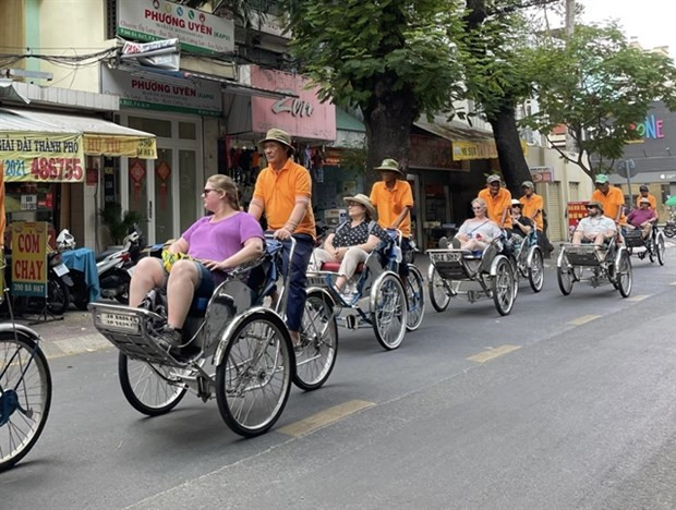 Restrictive visa policies make Vietnam less attractive to int'l tourists: seminar hinh anh 1