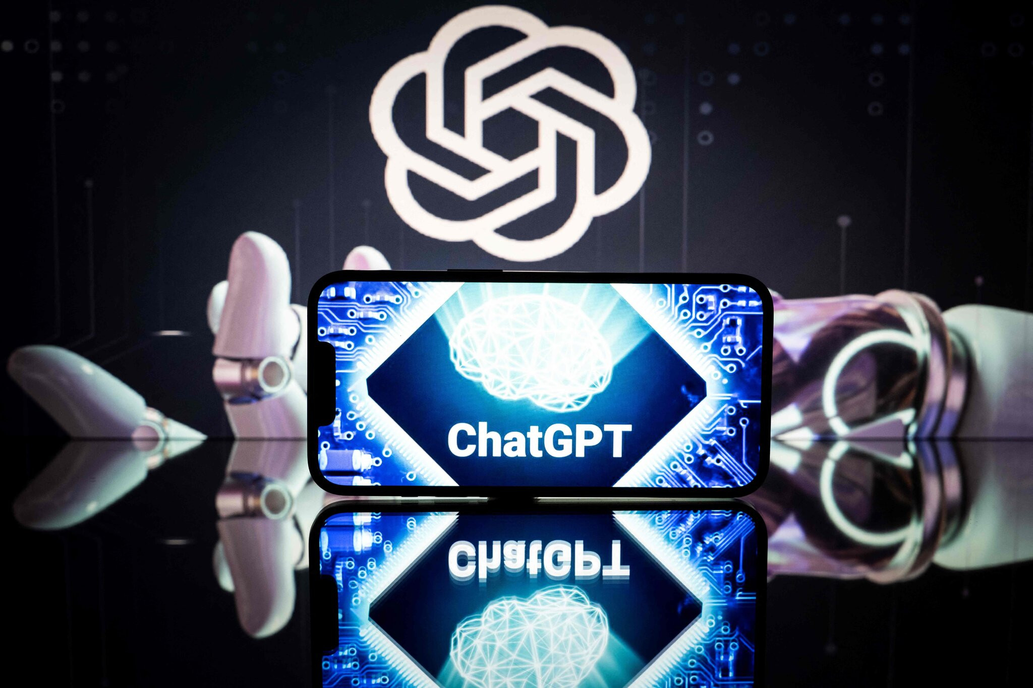 Phát triển ChatGPT tốn kém ra sao mà không phải ai cũng dám làm?