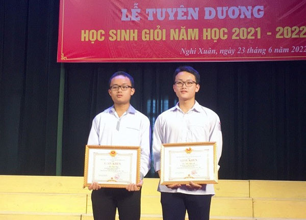 Anh đạt giải Nhì, em trai 'ẵm' giải Nhất học sinh giỏi quốc gia