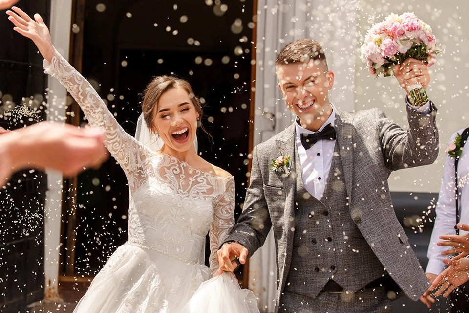 Tổ chức đám cưới rình rang, ly hôn sau vài tháng thì có sao đâu? - 1