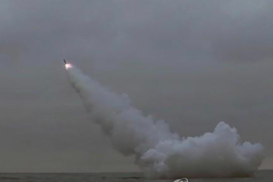 Triều Tiên tiếp tục phóng thêm 2 tên lửa ra biển