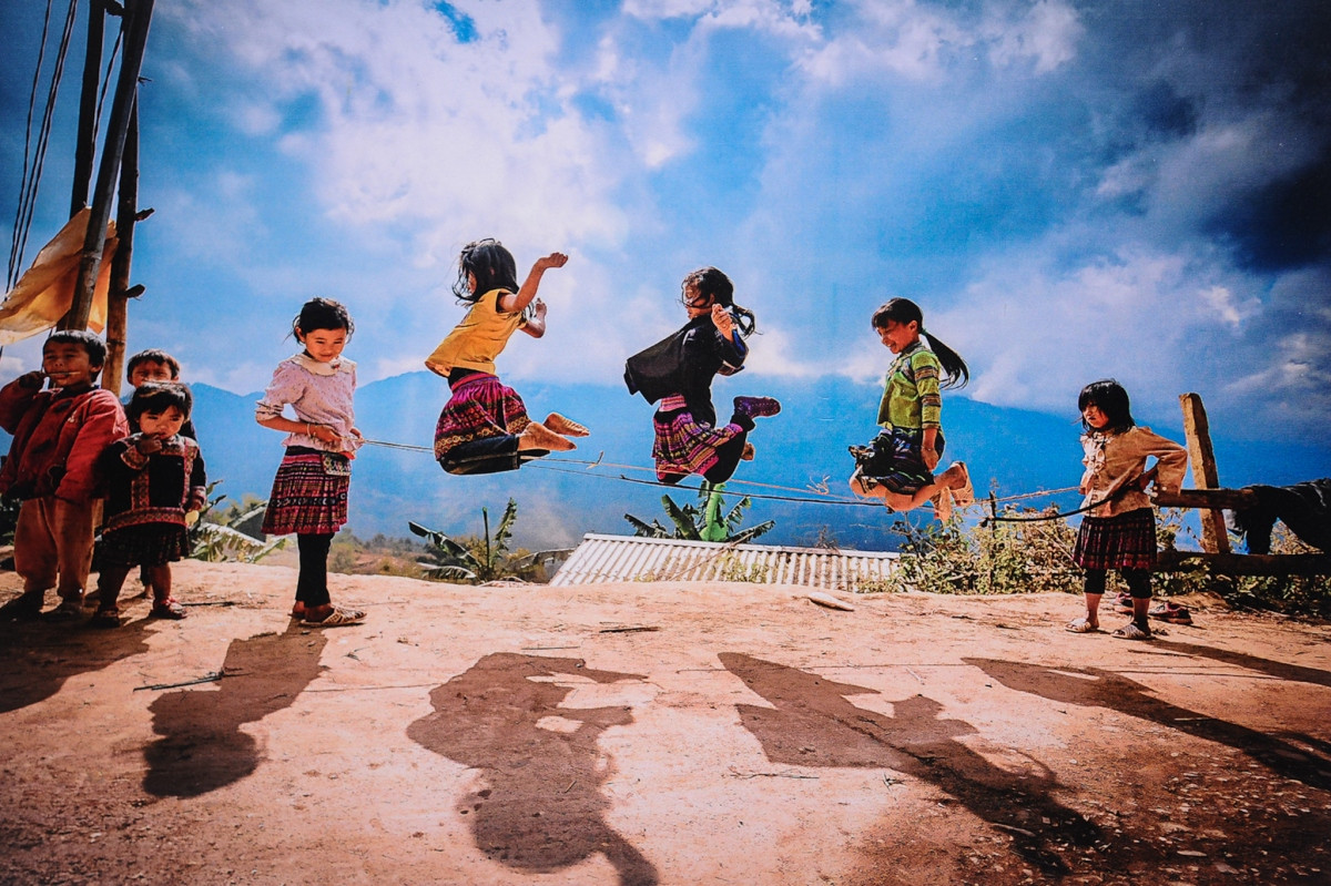 local pieces of work at international art photo contest exhibited in hanoi picture 3
