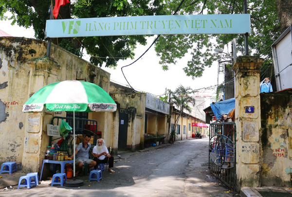 'Tôi cay đắng vì 30 năm ở hãng phim truyện, giờ bảo hiểm y tế là số 0'