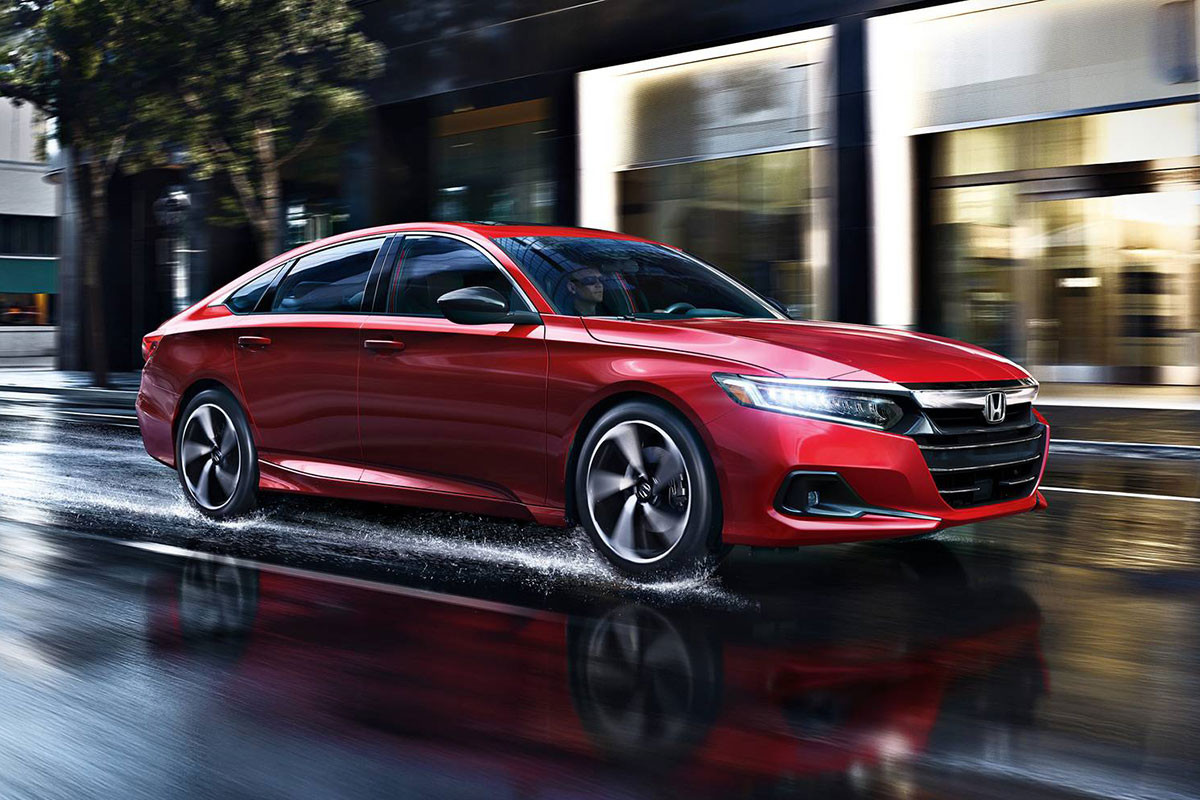 Top xe sedan giá 1 tỷ tháng 2/2023: Honda Accord ế ẩm, Toyota Camry thống trị