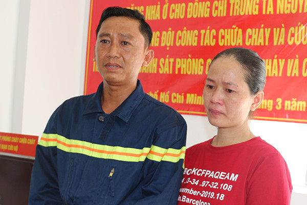 Cảnh sát PCCC 'nghèo có tiếng' bật khóc khi hoàn thành ước mơ 22 năm
