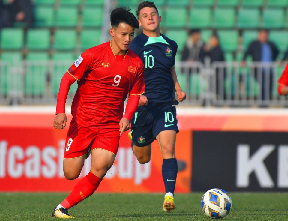 HLV Troussier triệu tập bổ sung cầu thủ U20 lên U23 Việt Nam