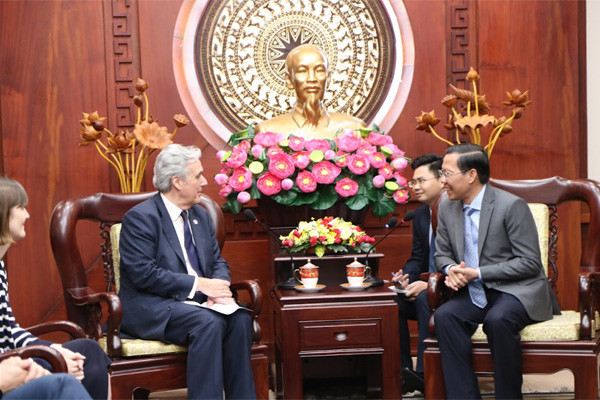 Anh cam kết củng cố quan hệ thương mại và hợp tác chiến lược với Việt Nam