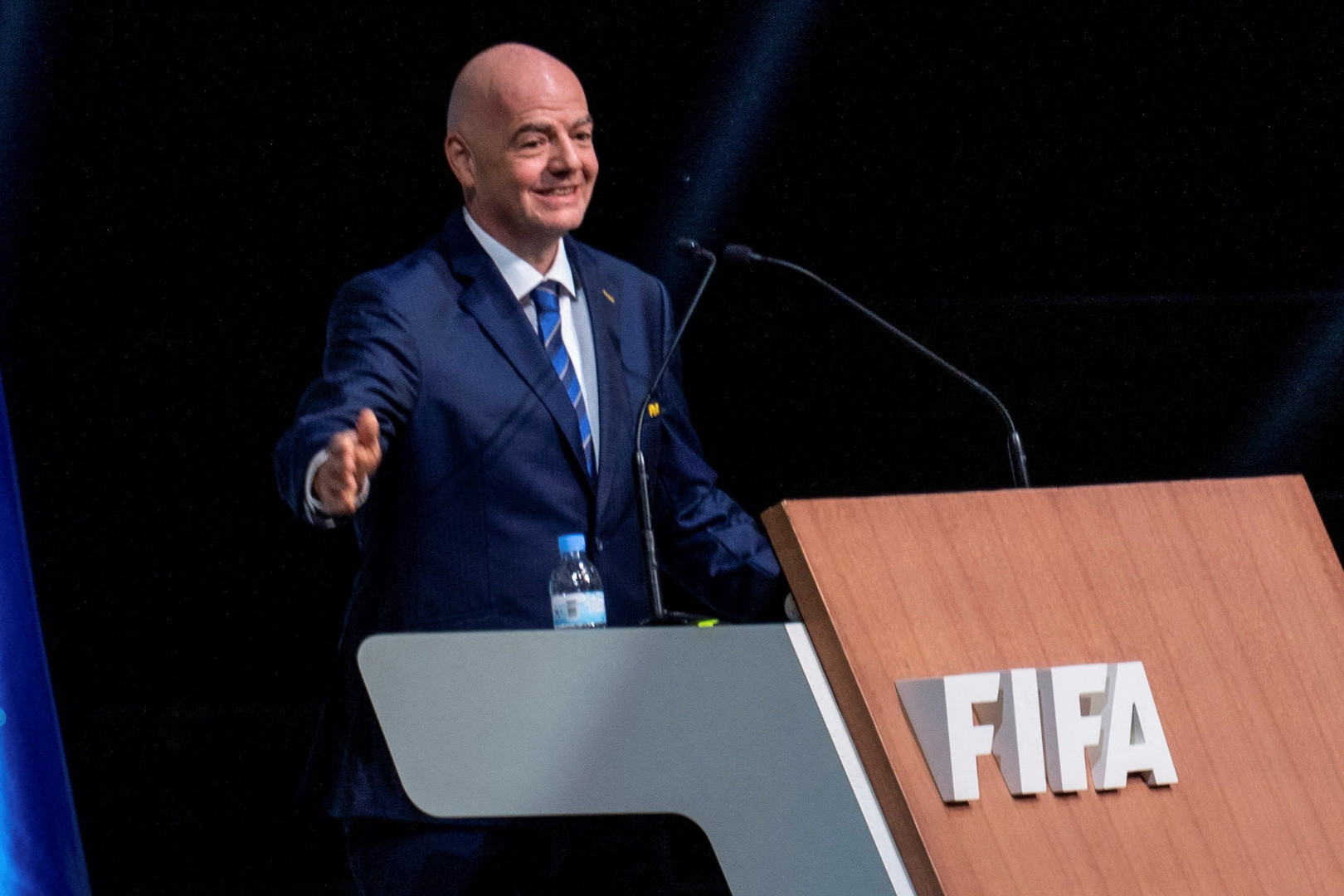 Gianni Infantino tái đắc cử chủ tịch FIFA