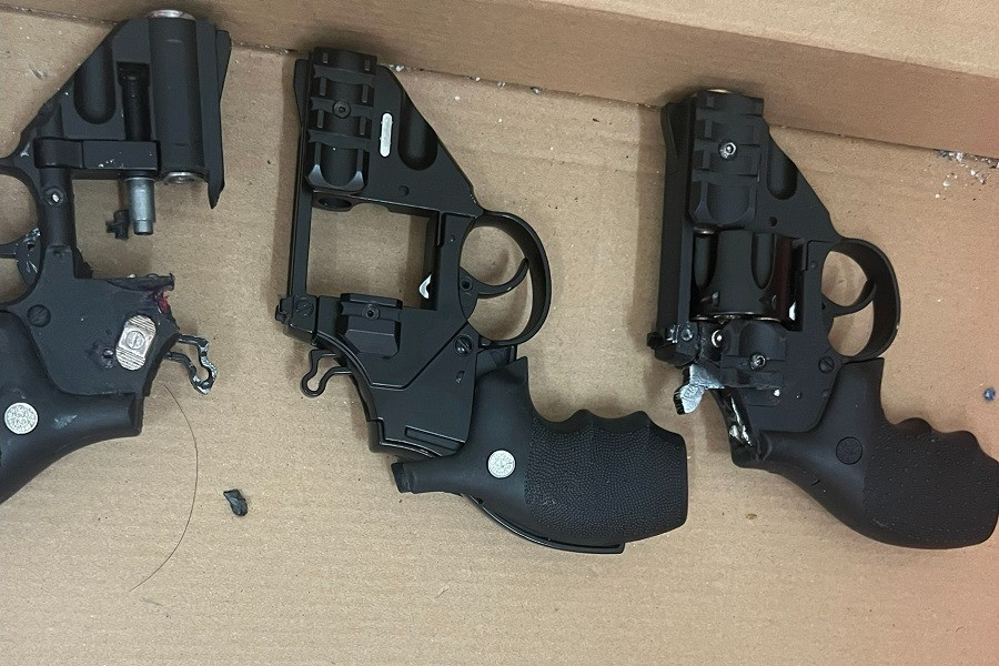 Thanh niên thủ nhiều súng đạn, thuê phòng nhà nghỉ để bán ma túy