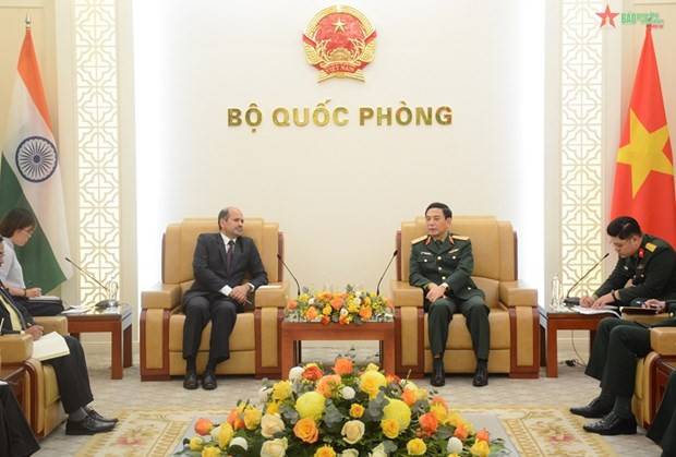 Vietnam, India boost defence collaboration hinh anh 1