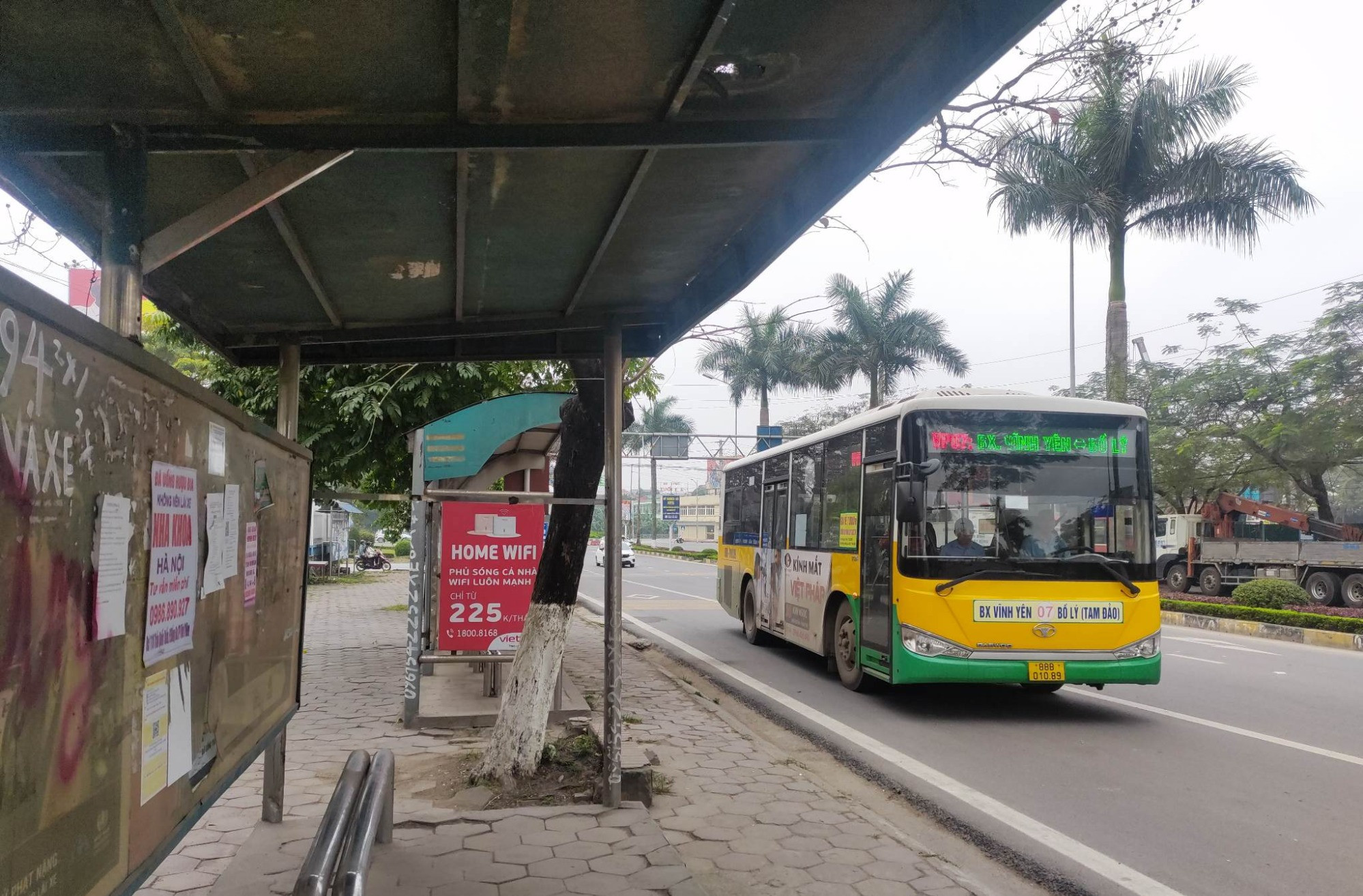 Nhiều tuyến buýt ở Vĩnh Phúc ngừng chạy, vạn người không có xe đi